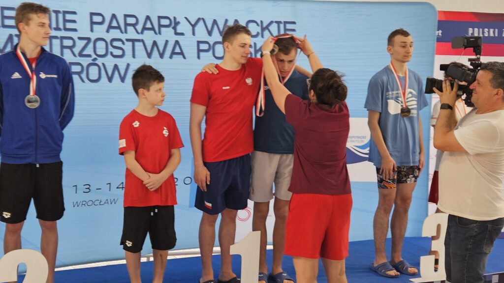 Alex podczas kolejnej dekoracji medalowej.