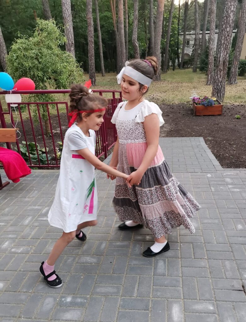 Tańce  dziewczynek z grupy I