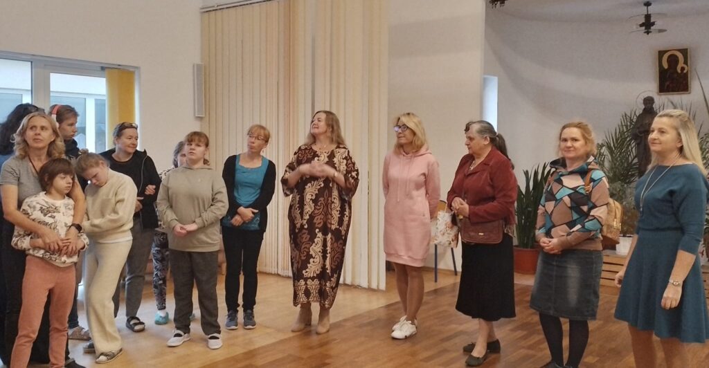 Nauczyciele Zajęć dodatkowych podczas składania życzeń