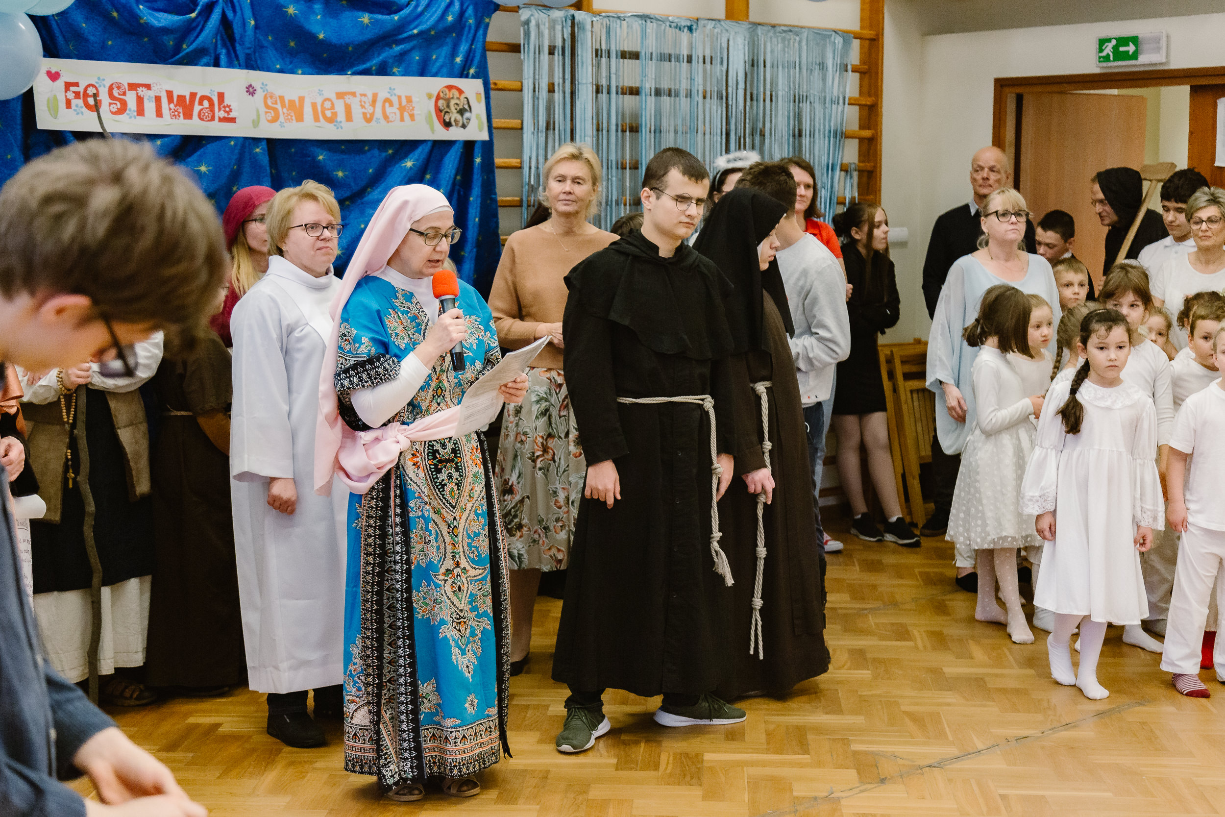 Siostra Maristella rozpoczyna uroczyście Festiwal Świętych.