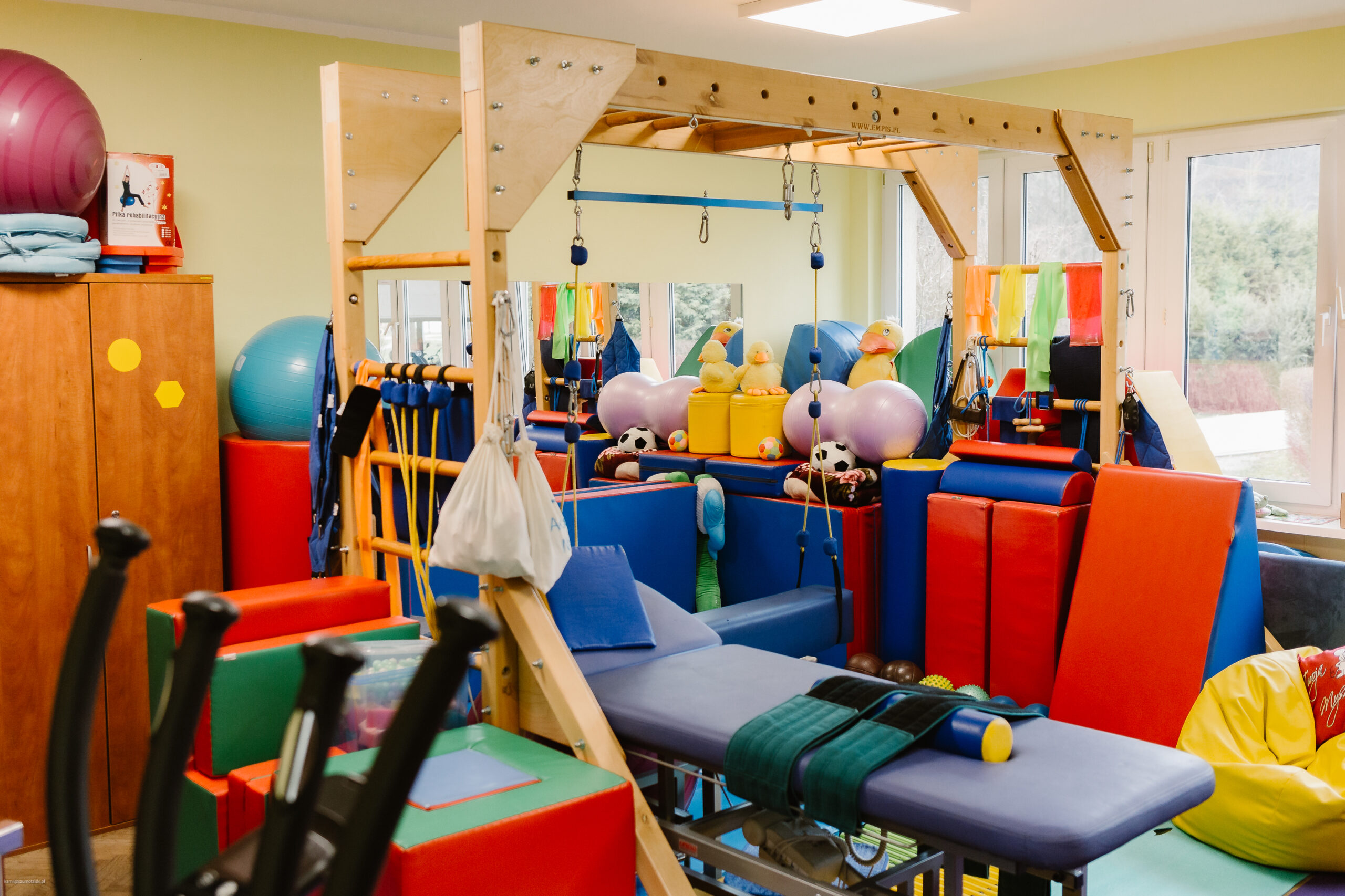 Widok na salę rehabilitacyjną.