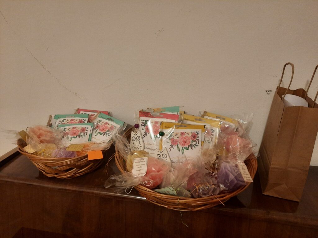 Upominki w koszyczkach