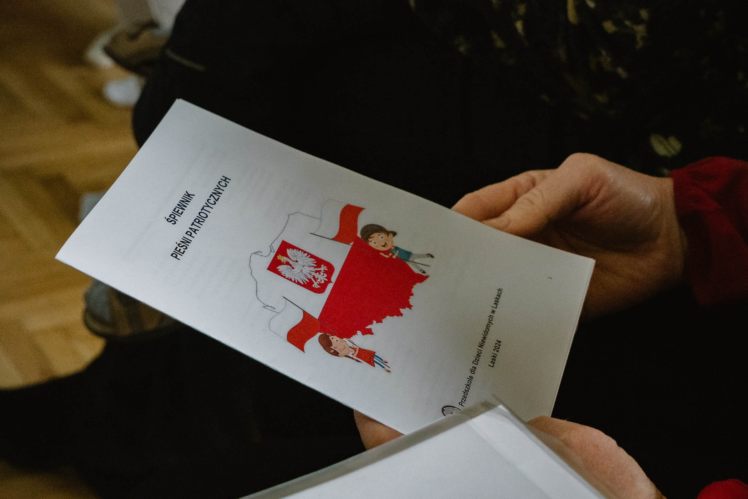 Okładka śpiewnika pieśni patriotycznych.