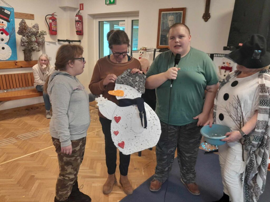 Rafał opowiada o technice wykonania bałwanka