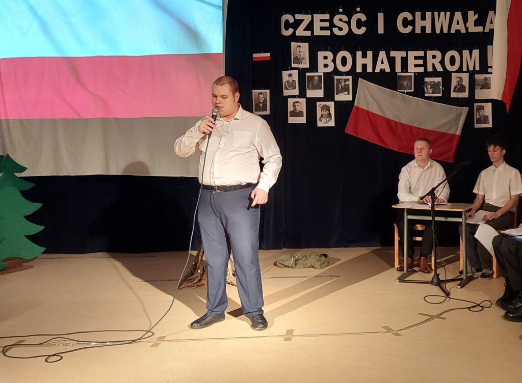 Piotr śpiewa