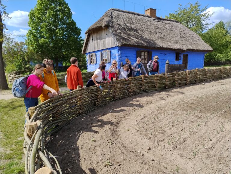 Przed chatą