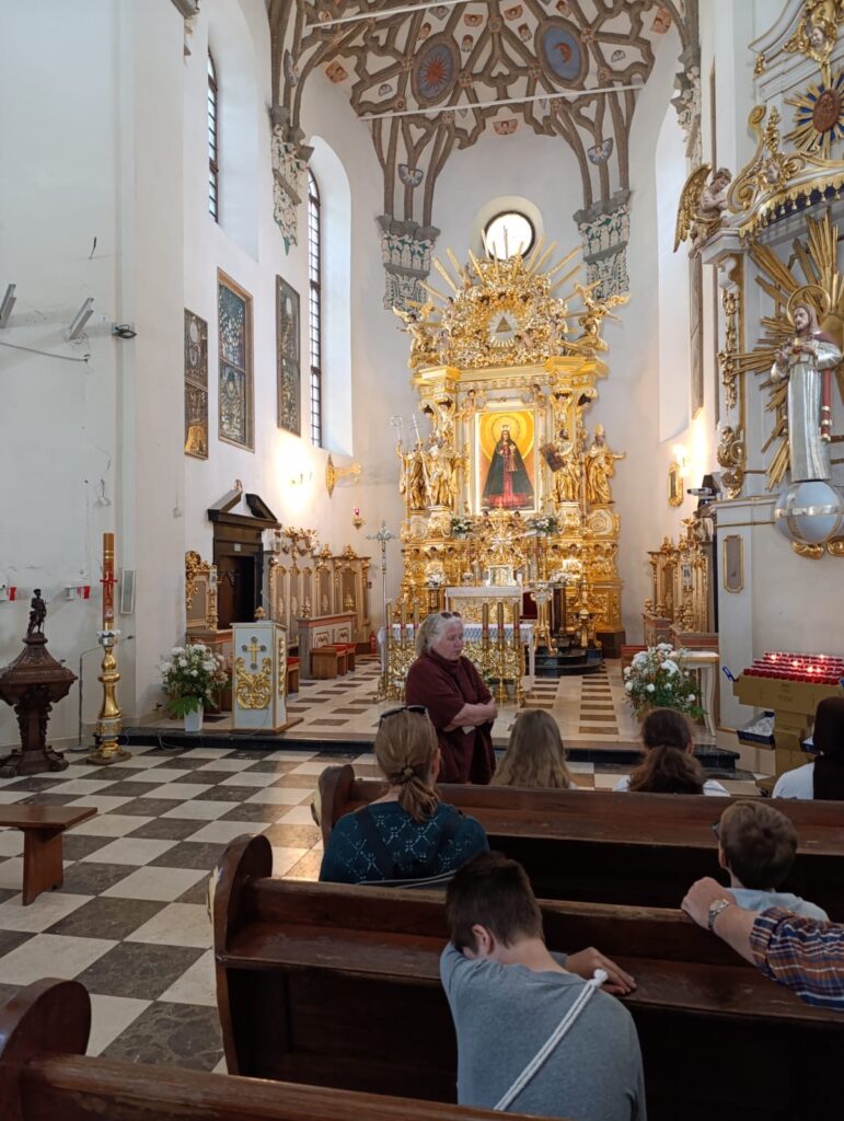 wnętrze kościoła
