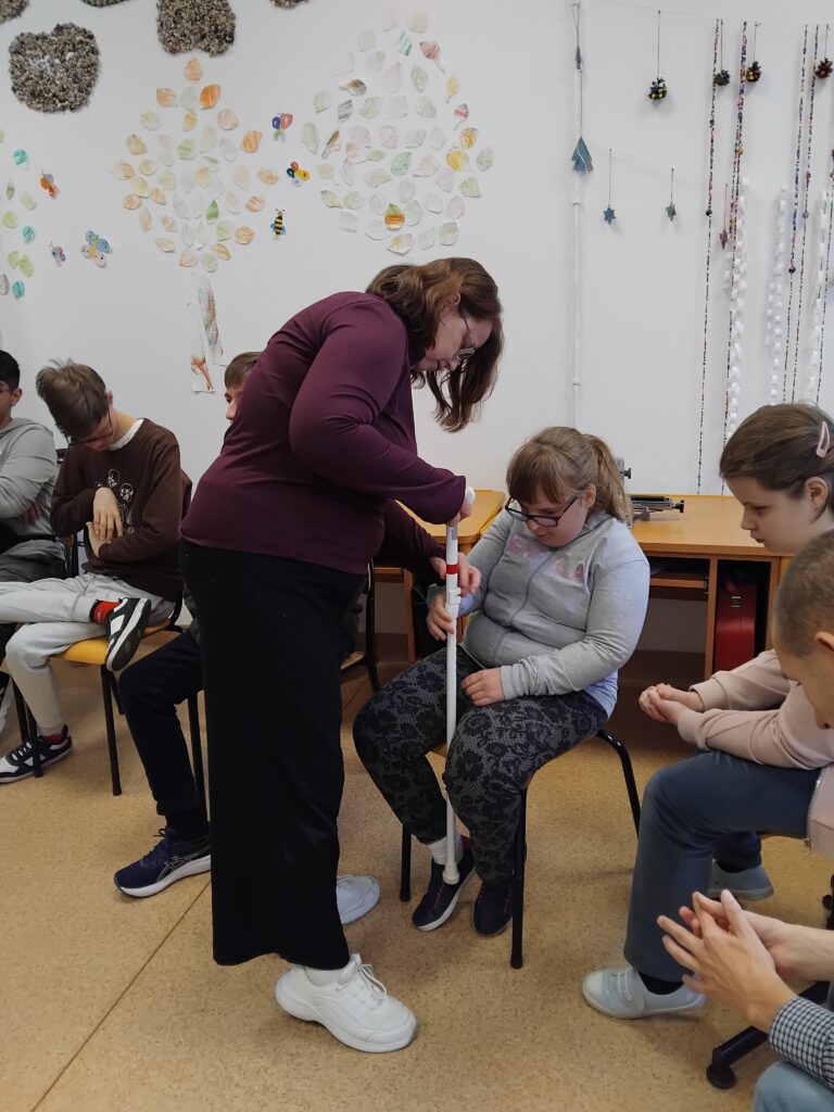 Ola ogląda laski