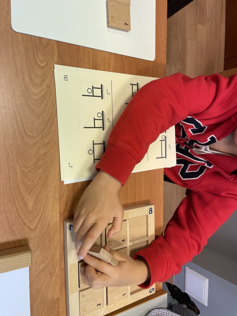 Gdzie jest piłka - ćwiczenie z Magic Quiz Board