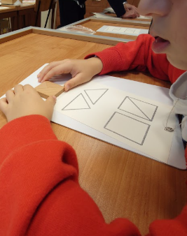 Organizator przestrzeni - Jak zbudować kwadrat z dwóch trójkątów.