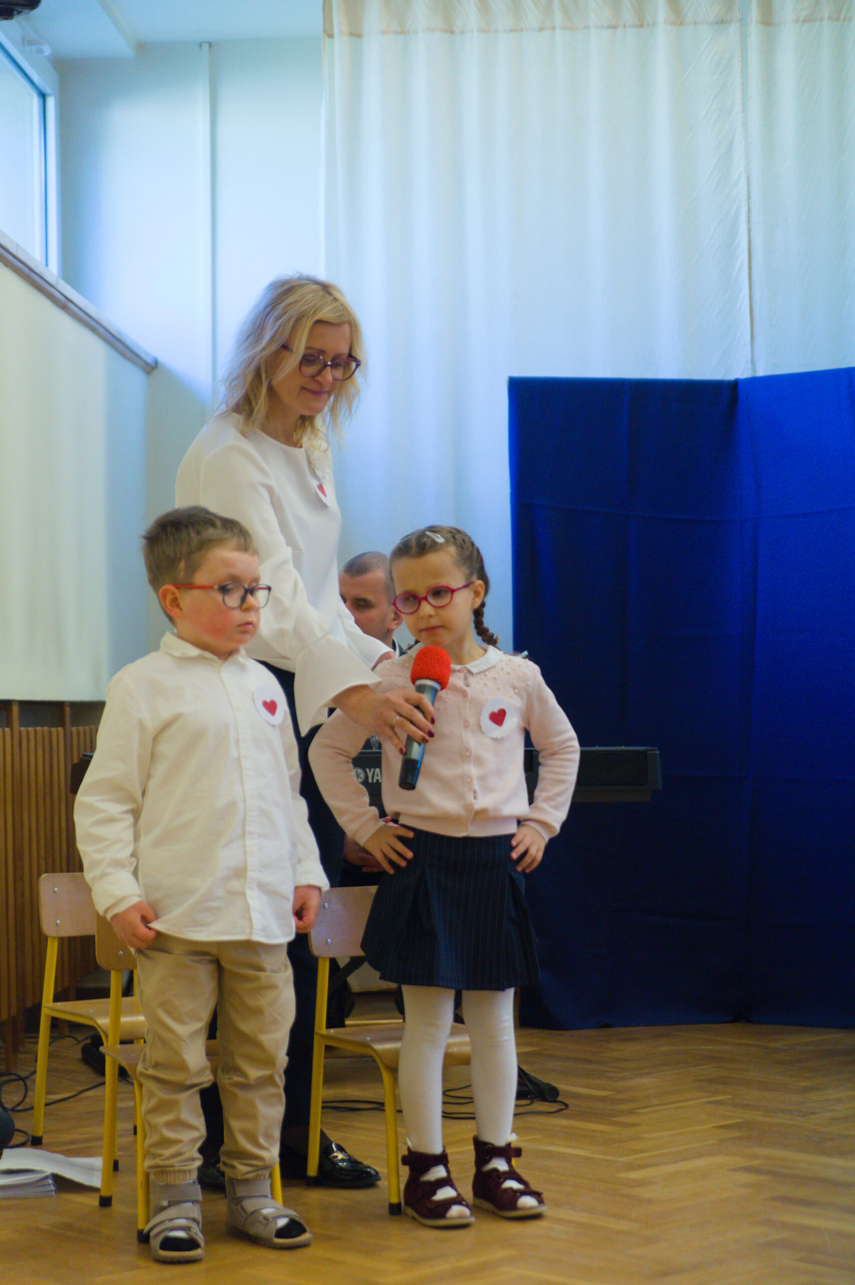 Najmłodsi uczniowie mówią wiersz