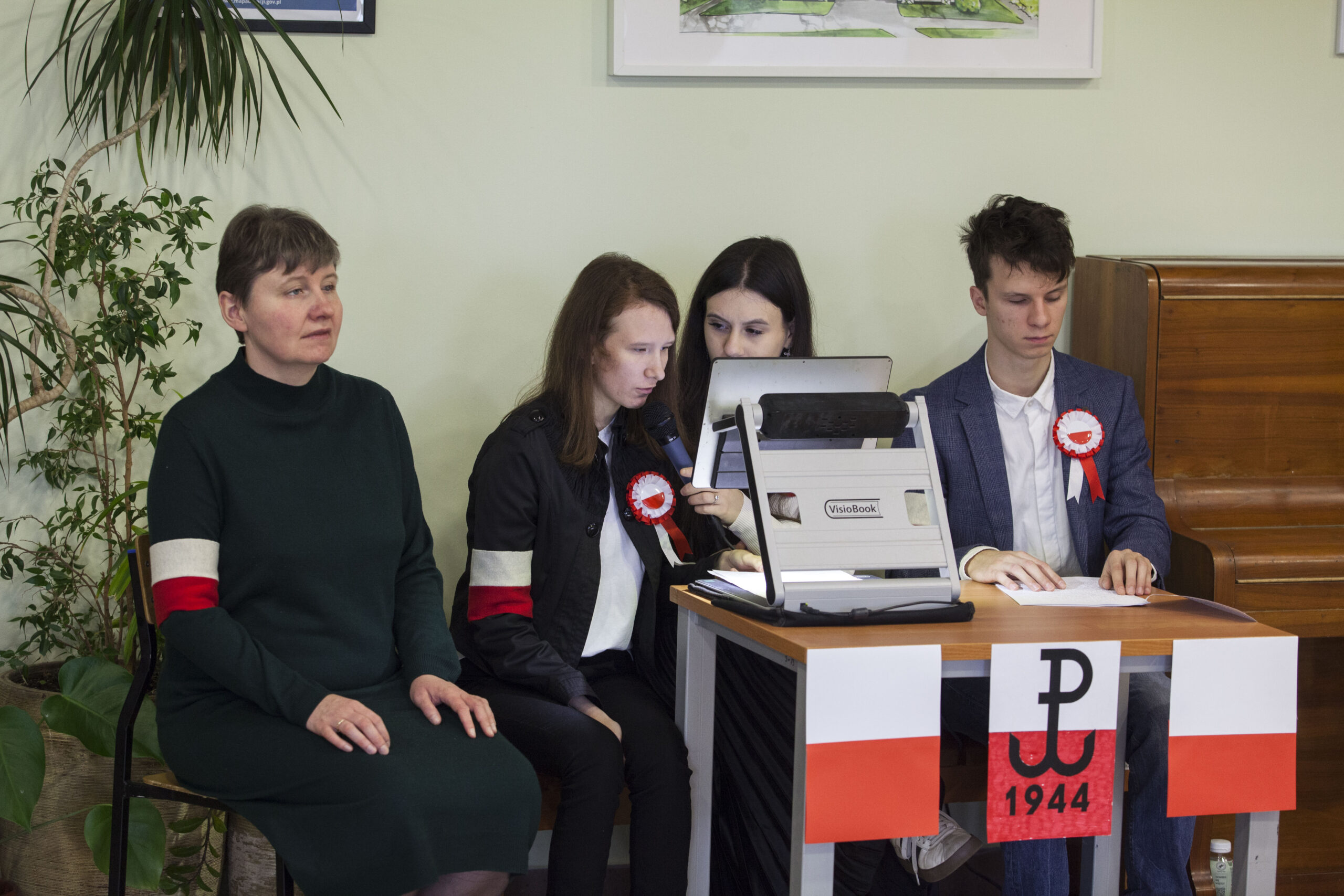 Uczniowie podczas występu