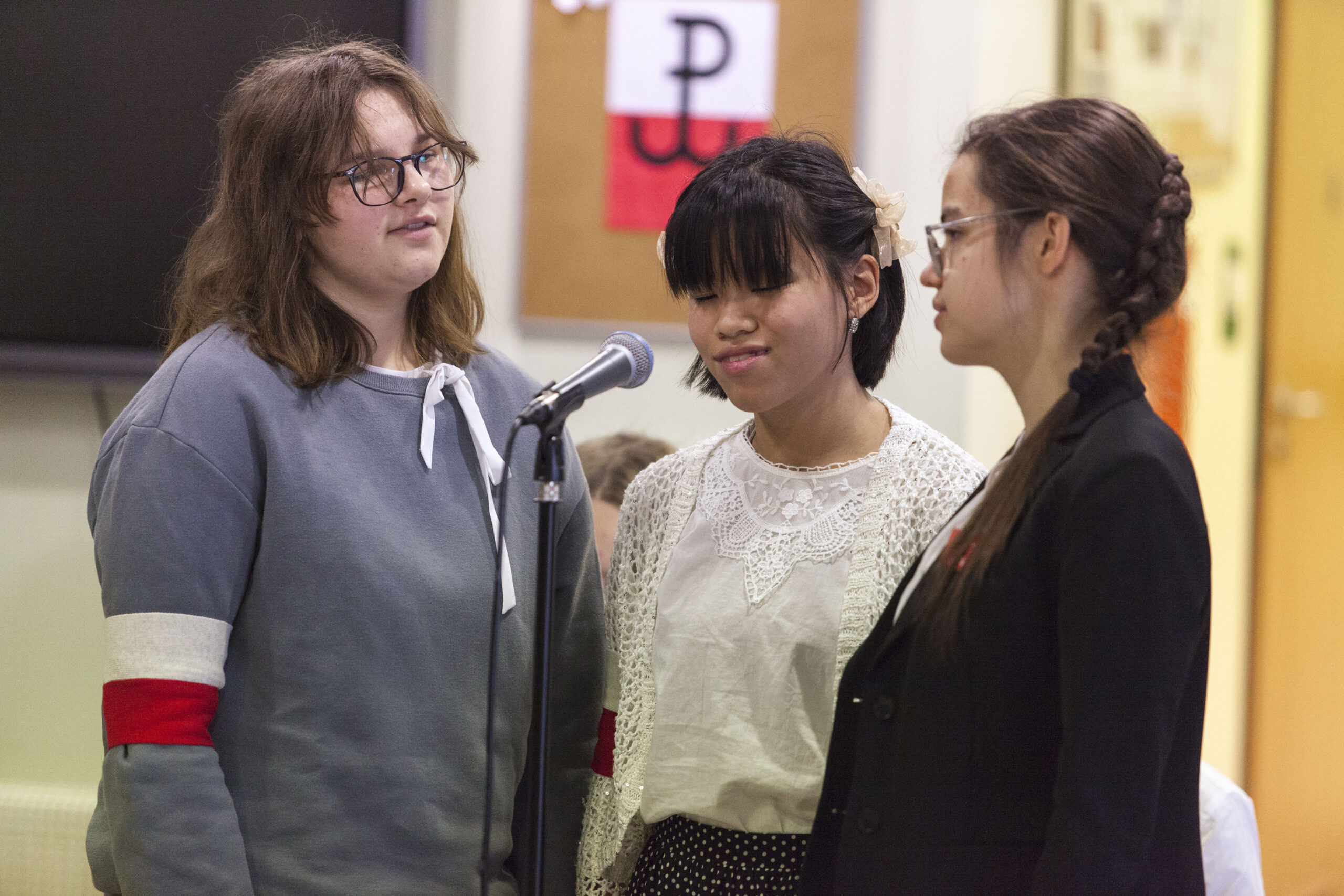 Uczniowie podczas występu