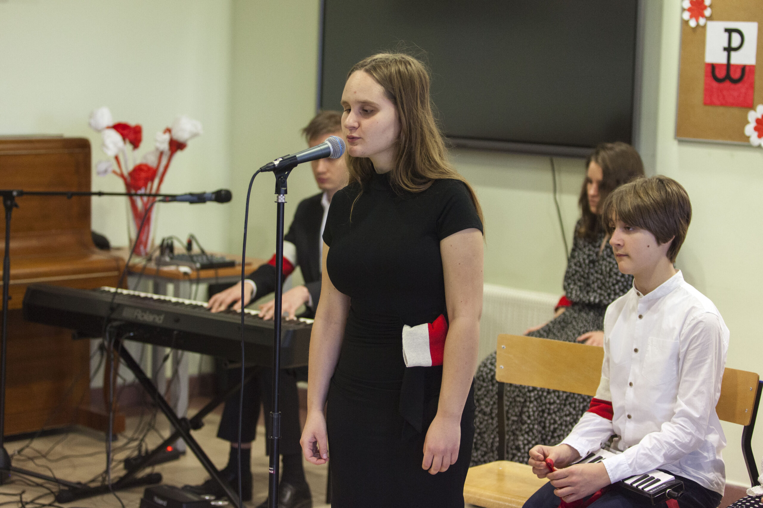 Uczniowie podczas występu