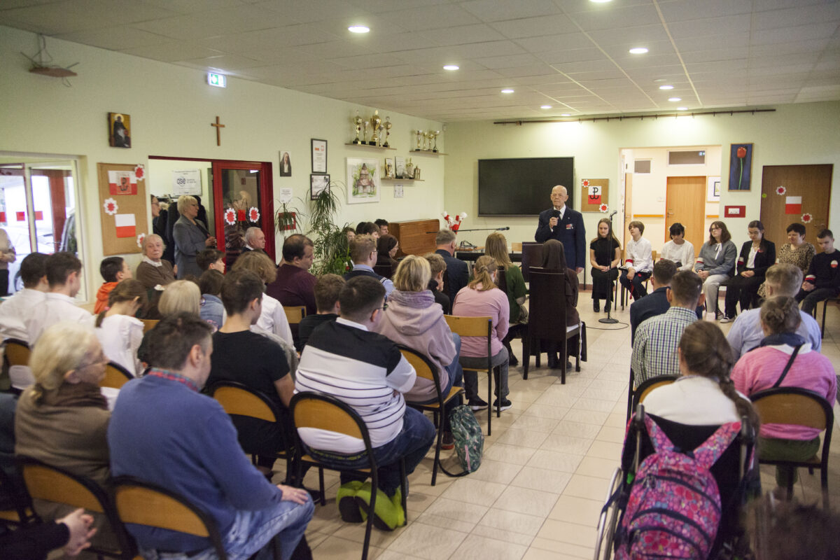 Sala z uczniami na widowni