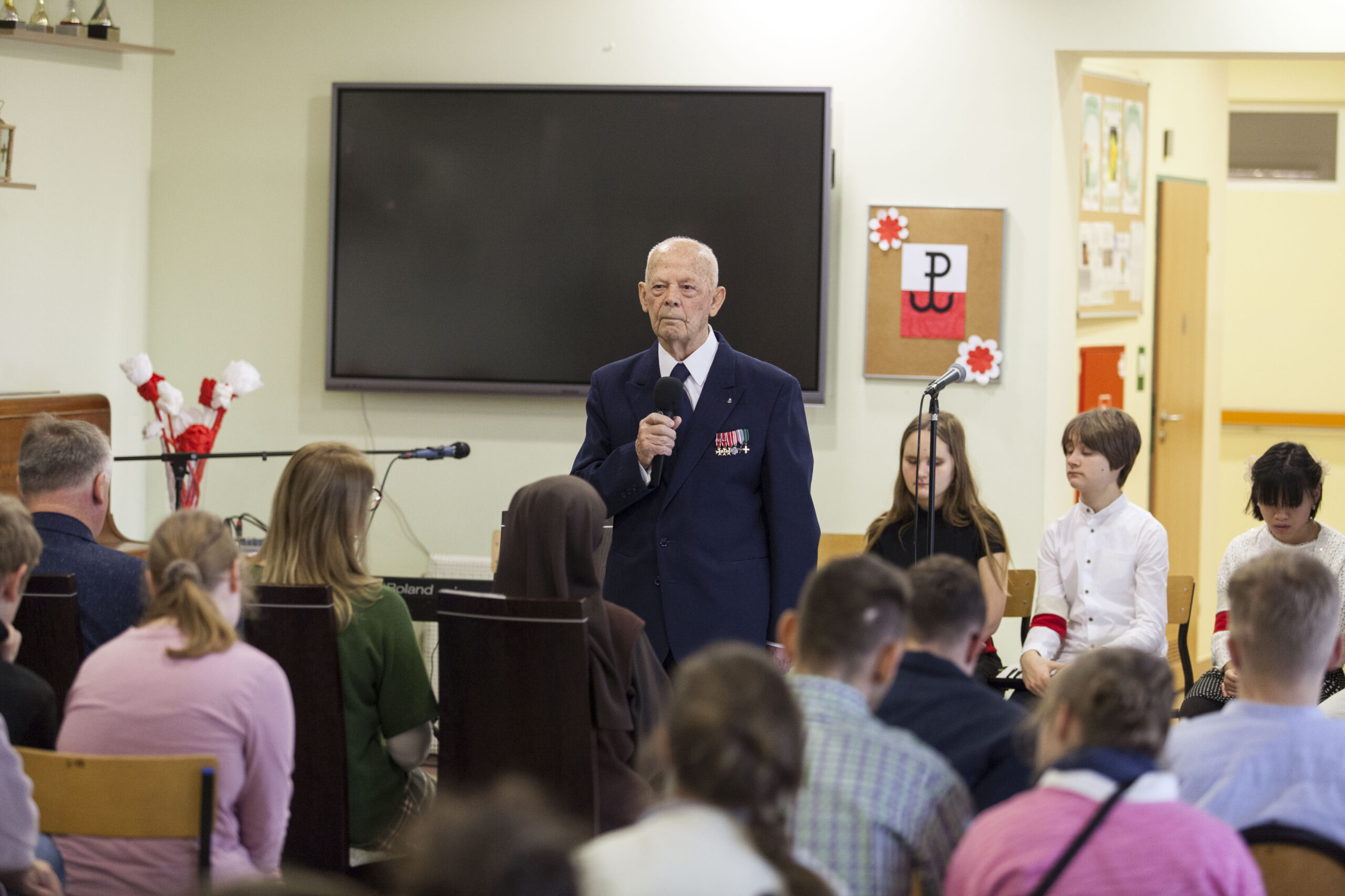 gość - p. Witold Lisowski podczas przemówienia