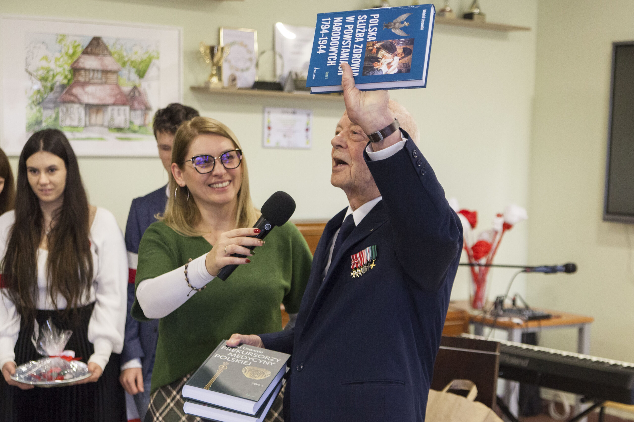 gość - p. Witold Lisowski prezentuje swoje książki