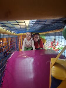 Kacper z p. Dominiką pod samym sufitem