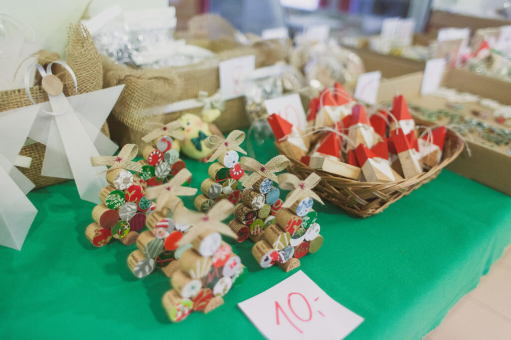 ozdoby świąteczne na kiermaszu
