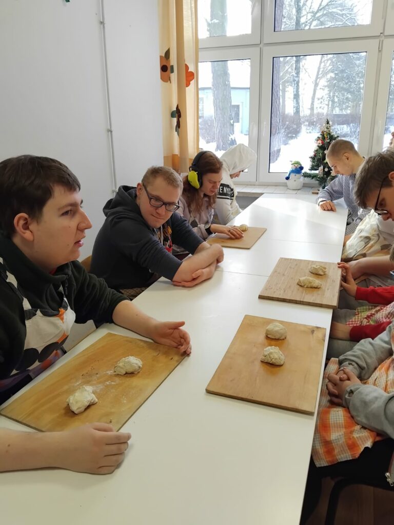 Uczniowie formułują bułki