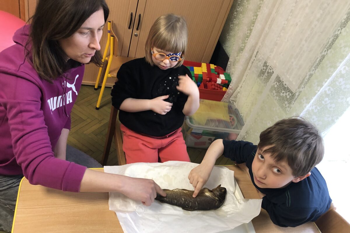 „Pod wodą” – czyli jak przedszkolaki poznają mieszkańców mórz i oceanów. 