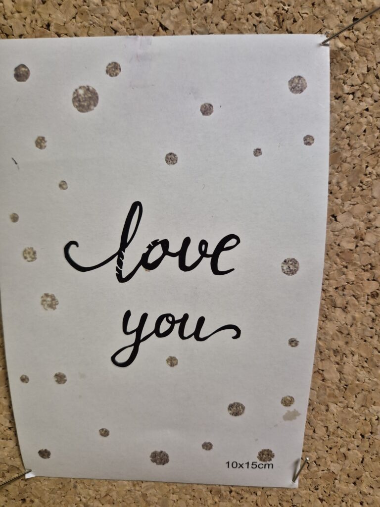 kartka z napisem Love you